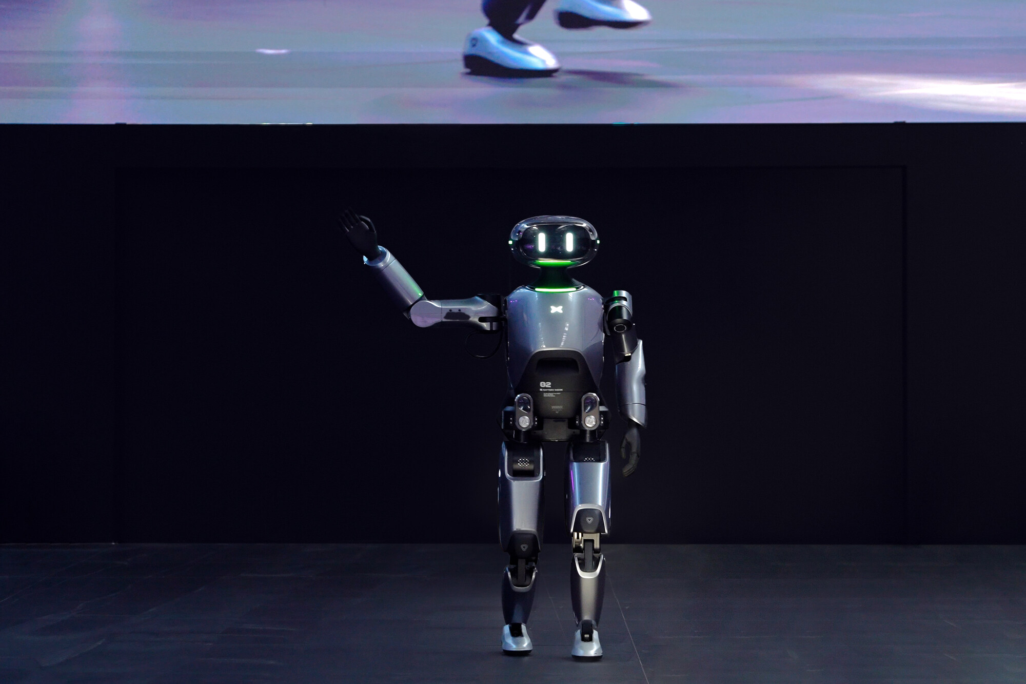 Mobility robot robotics EVs xpeng motors xpev tesla china Optimus