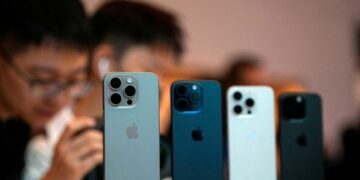 Cutting-Edge iPhone to Incorporate Arms Chip Technology for Advanced AI Capabilities, Reports FT